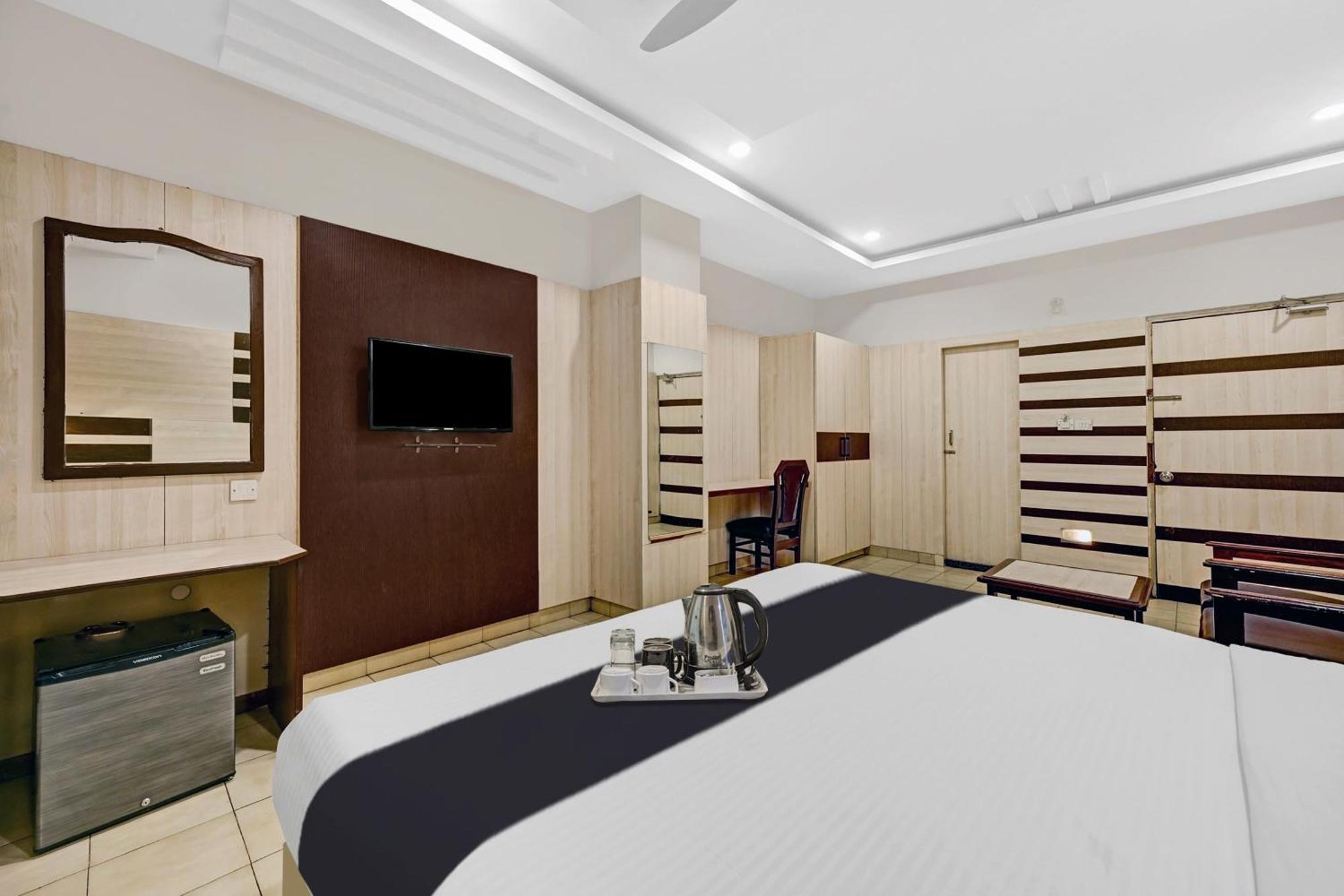 Super Townhouse Oak Hotel Belsons Taj Mahal Secunderabad Exterior photo